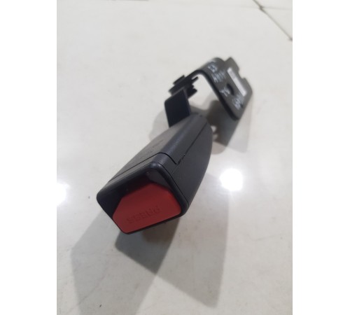 Ответная часть ремня безопасности задняя левая