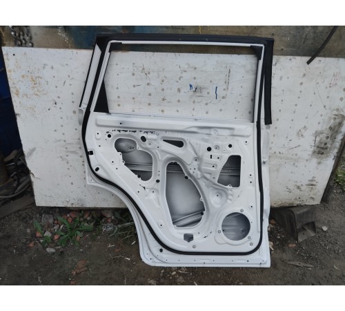 Дверь задняя левая