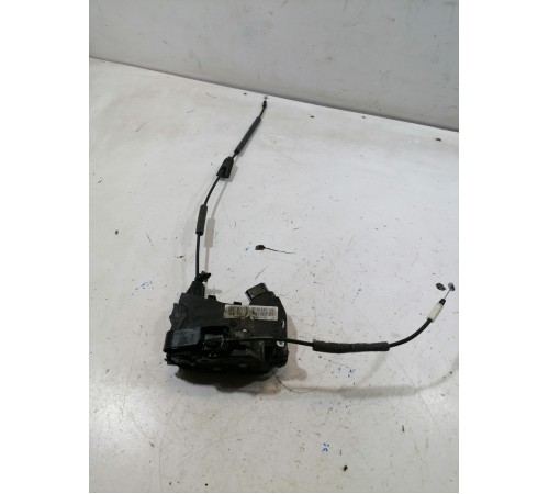 Замок двери передний левый