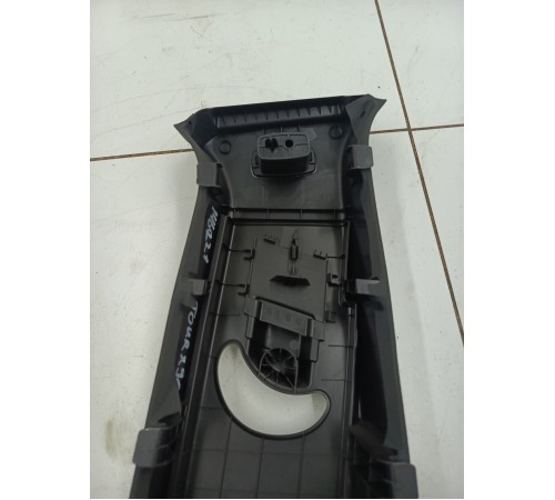 Обшивка центральной стойки левая верхняя