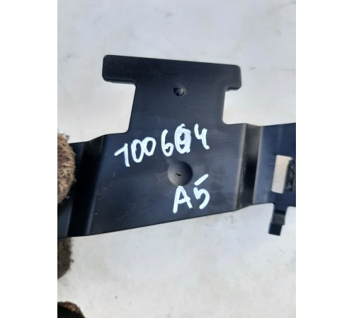 Кронштейн(крепление) обшивки стойки левый