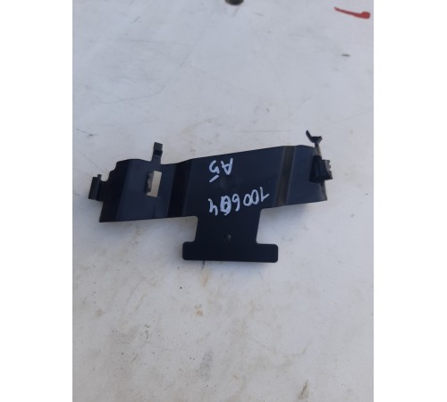 Кронштейн(крепление) обшивки стойки левый