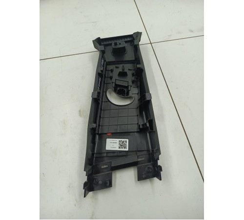 Обшивка центральной стойки левая верхняя