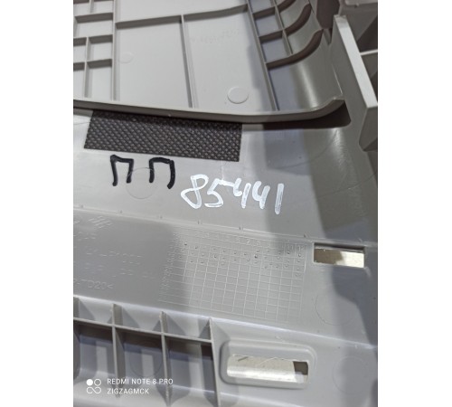 Накладка центральной стойки (верхняя правая)