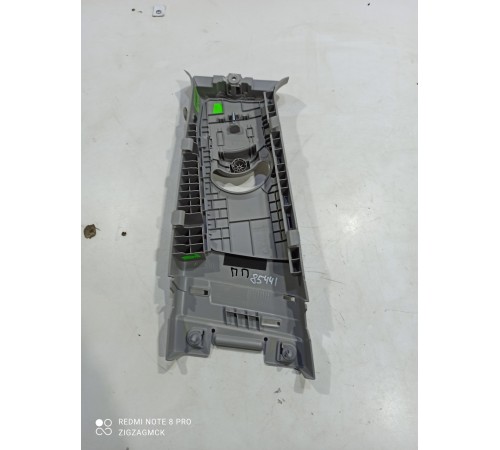 Накладка центральной стойки (верхняя правая)