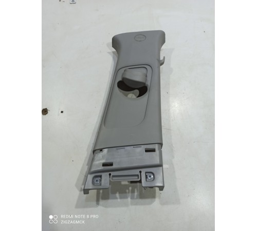 Накладка центральной стойки (верхняя правая)