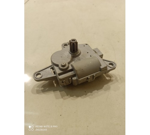 Моторчик привода заслонок отопителя