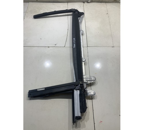 Электрический занавес (шторка) задний правый