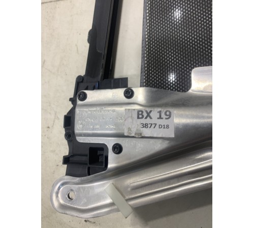 Электрический занавес (шторка) задний правый