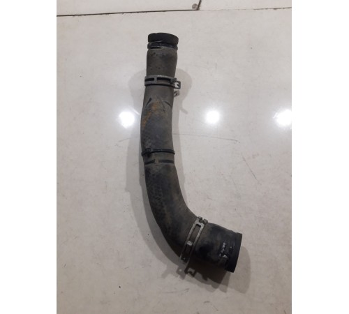 Патрубок системы охлаждения