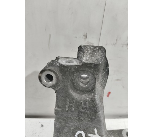 Кронштейн(крепление) двигателя правый