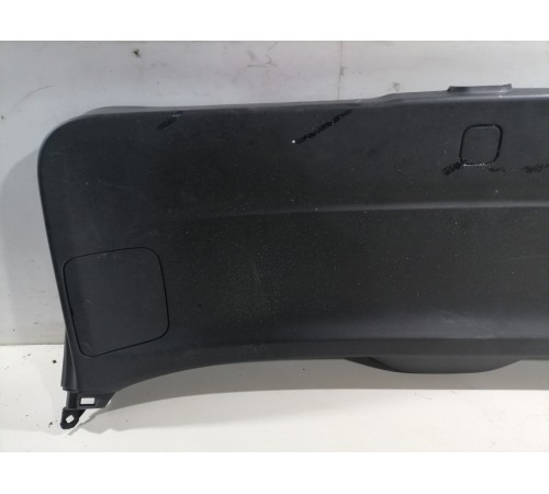 Обшивка крышки багажника