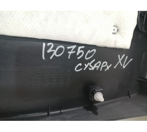 Обшивка крышки багажника