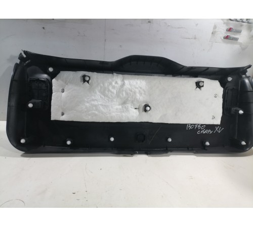 Обшивка крышки багажника