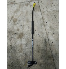 Держатель капота