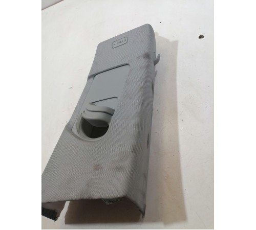 Обшивка центральной стойки правая верхняя