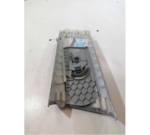 Обшивка центральной стойки правая верхняя