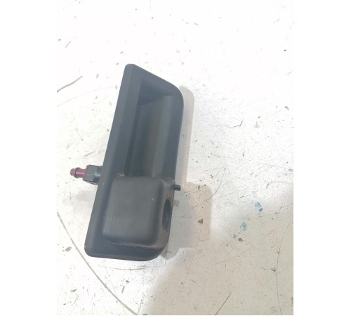 Кнопка открывания багажника