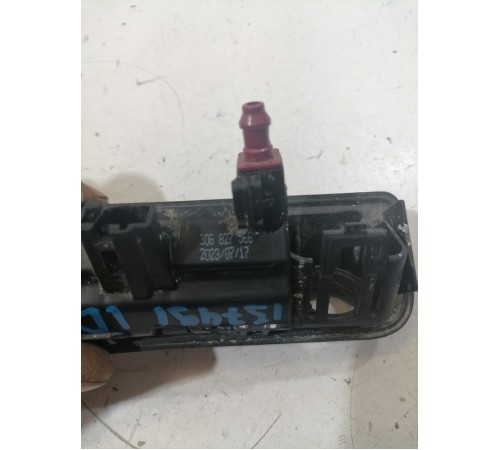 Кнопка открывания багажника