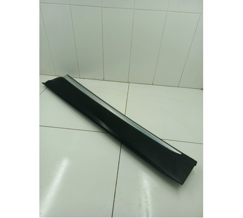 Накладка двери передняя левая