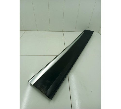 Накладка двери передняя левая