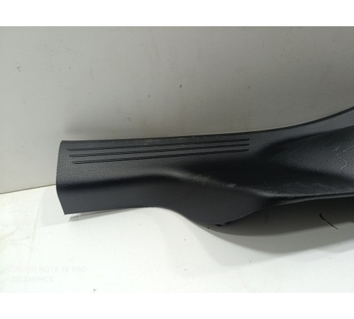 Накладка порога правая задняя внутренняя