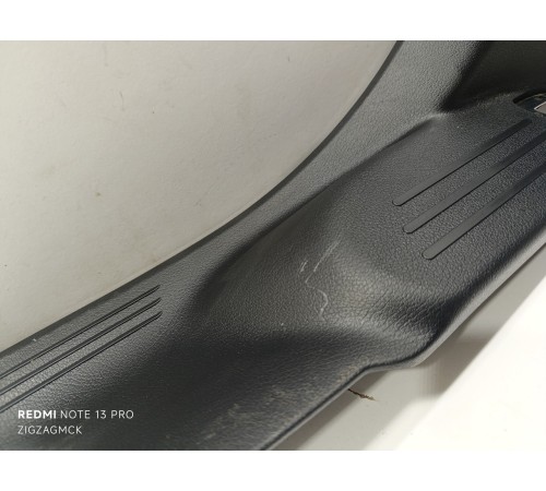 Накладка порога правая задняя внутренняя