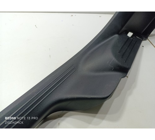 Накладка порога правая задняя внутренняя