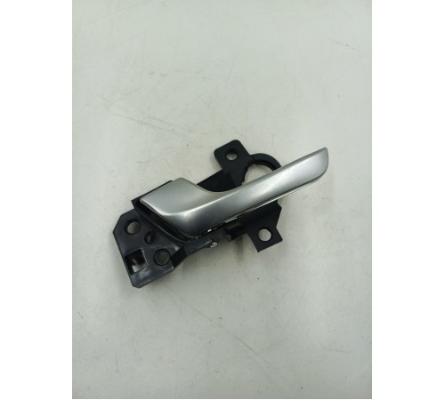 Ручка двери передняя левая внутренняя