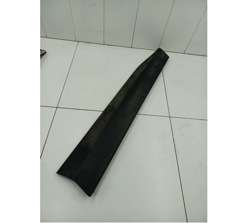 Молдинг двери передний правый