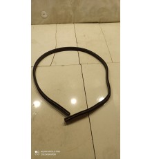 Уплотнитель капота