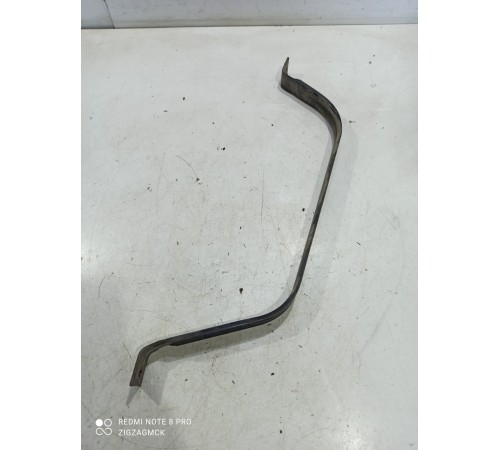 Крепление топливного бака