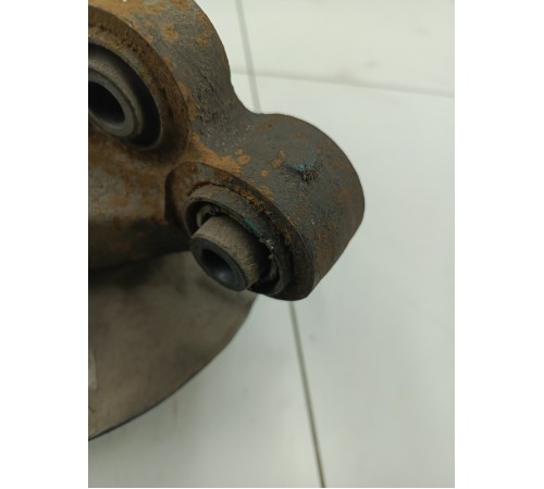 Кулак задний правый