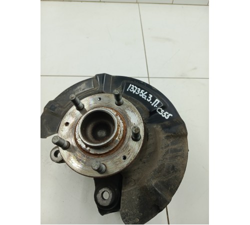 Кулак задний правый