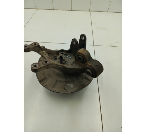 Кулак задний правый