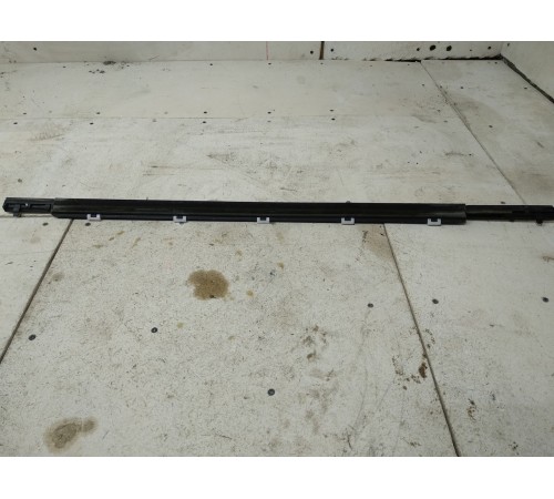 Молдинг стекла задний правый