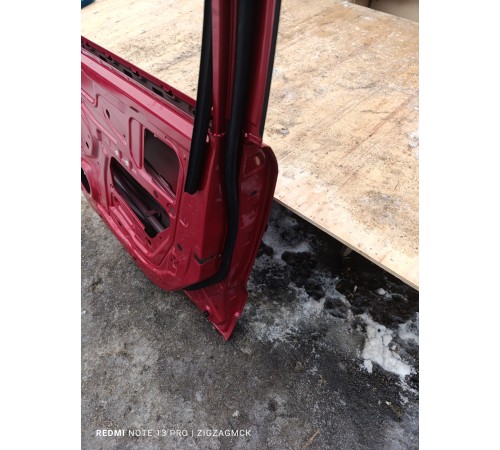 Дверь передняя правая