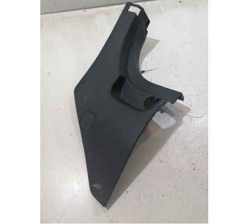 Обшивка стойки передняя левая