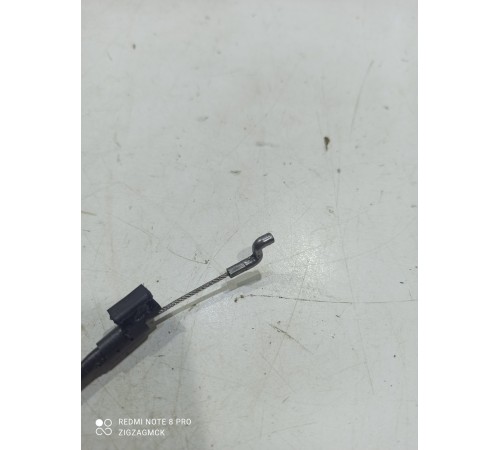 Доводчик замка крышки багажника