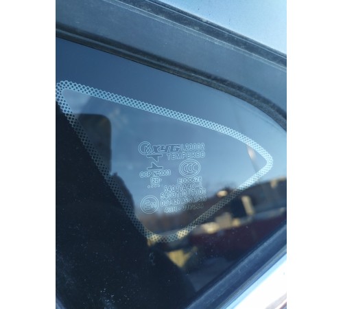 Стекло заднее левое глухое