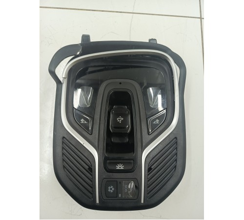 Плафон внутреннего освещения передний