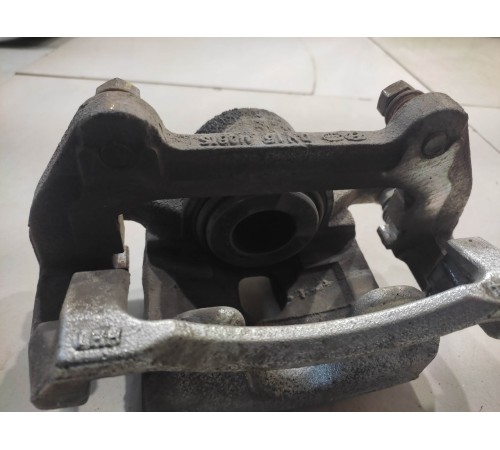 Суппорт(передний правый)