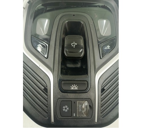 Плафон внутреннего освещения передний