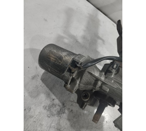 Кулак поворотный передний правый