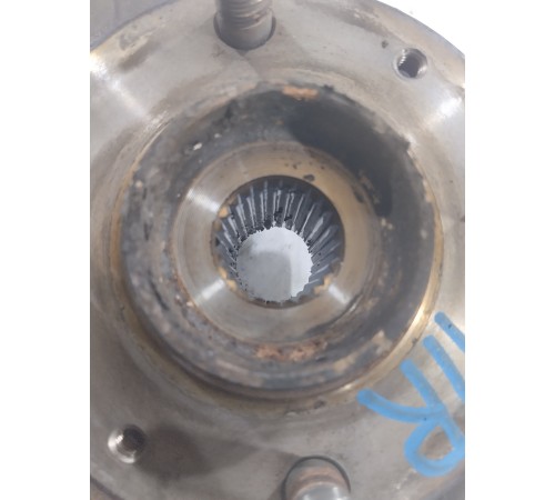 Кулак поворотный передний правый