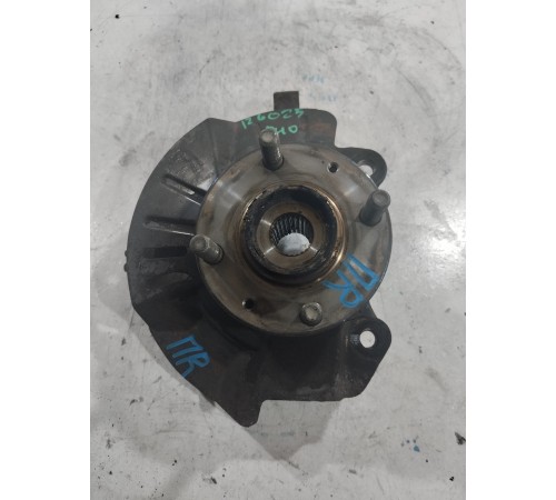 Кулак поворотный передний правый