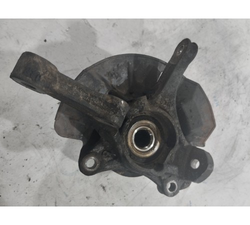 Кулак поворотный передний правый