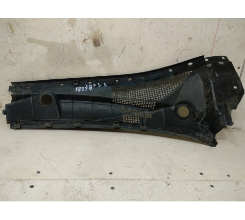 Решетка стеклоочистителя (планка под лобовое стекло)левая