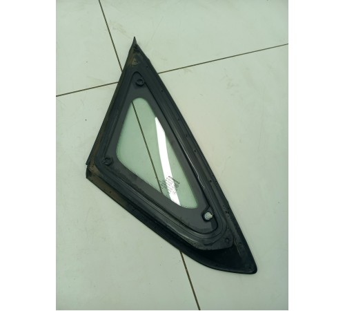 Глухое стекло заднее правое