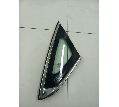 Глухое стекло заднее правое